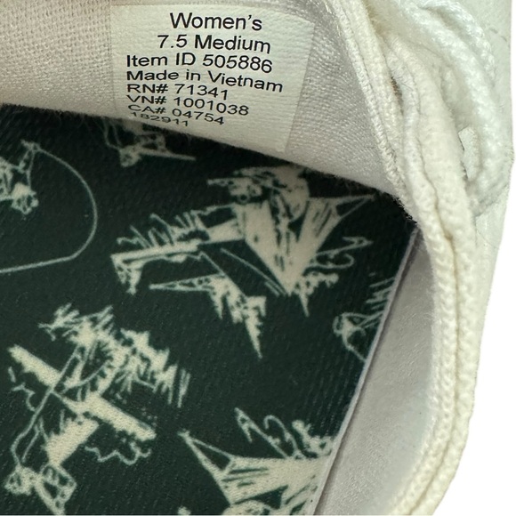 L.L. Bean White Canvas Sneakers Size 7.5 - Picture 11 of 11